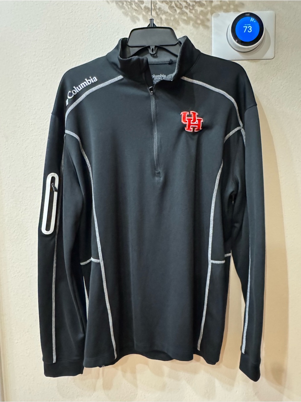 University of Houston Columbia 1/4 Zip Long Sleeve Top in size Large
